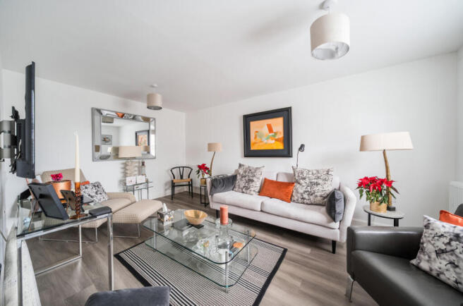 1388459-7-693c495...