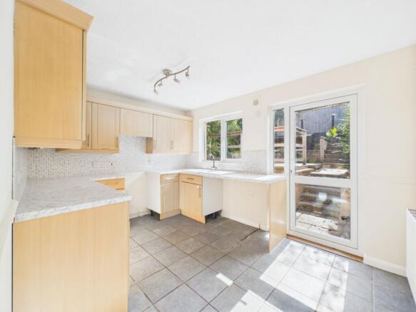 Willow Bank, Robertsbridge, TN32 photo 4