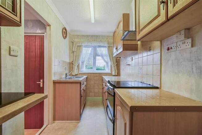 3 bed Semi-Detached for sale Image 2