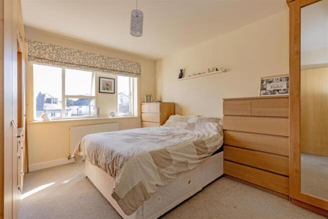 2 bed Apartment for sale Image 10