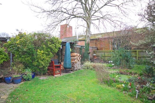 Garden_lge