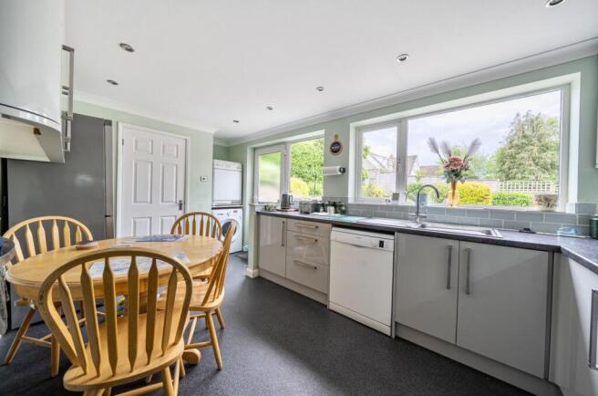 Lambourne Way, Thruxton, Andover, SP11 8NE photo 4