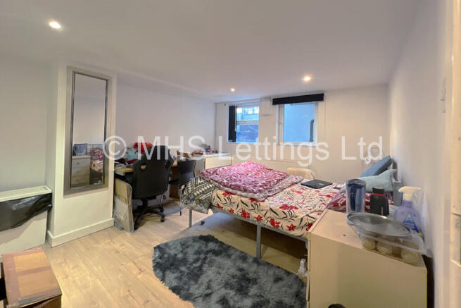 5 bed Terraced to rent Image 9