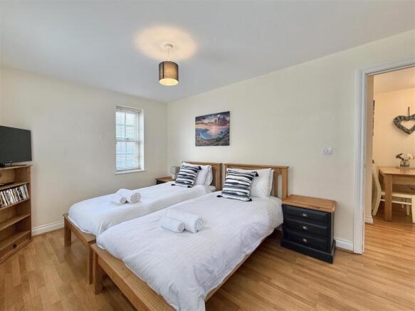 Bedroom  1.jpg