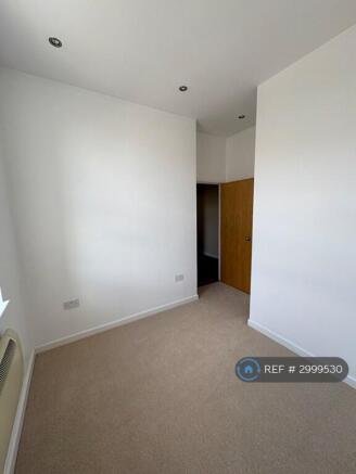 2 bed Flat to rent Image 11