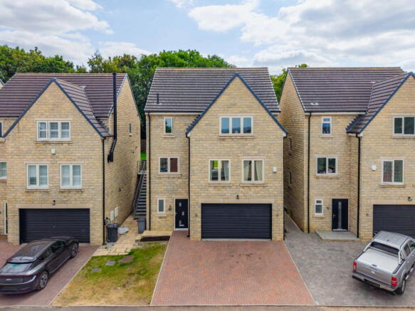 4 bed Detached for sale in barnsley