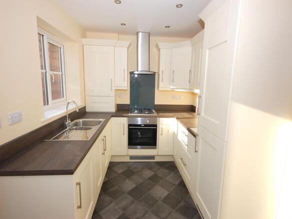 Kitchen / Dining Roo