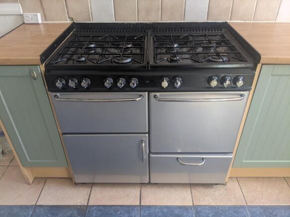 3 bed Terraced to rent Image 4