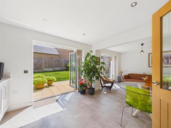 4 bed Detached for sale Image 5