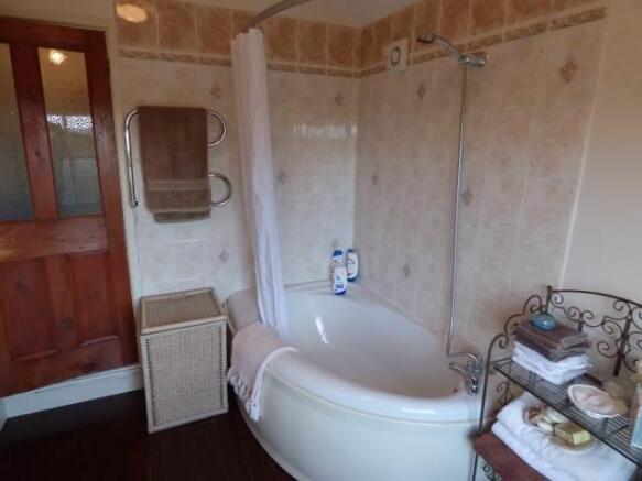 469ensuite2.jpg