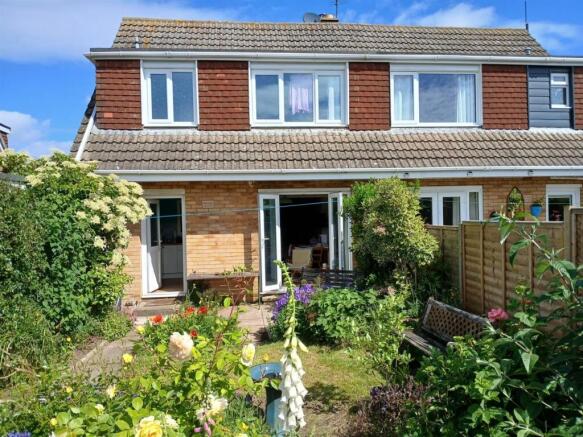 3 bed Semi-Detached for sale