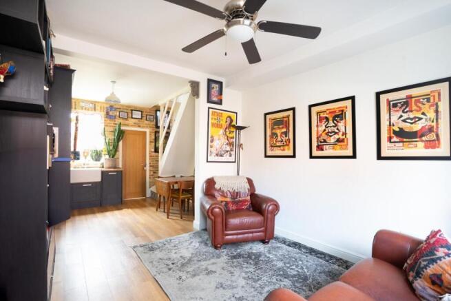 2 bed Terraced for sale Image 3
