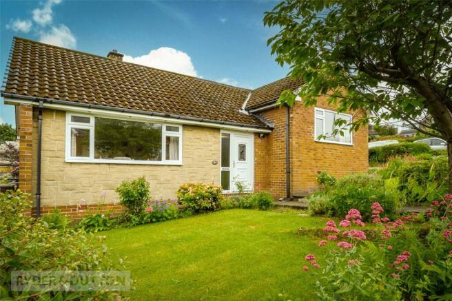 4 bed Bungalow for sale Image 4
