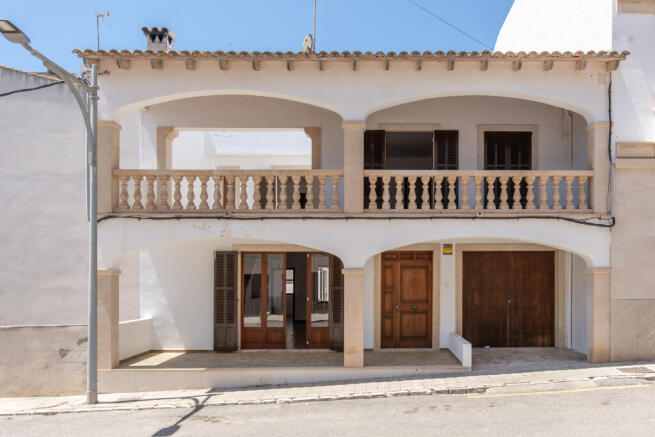 Tipical mallorcan southern coastal facade