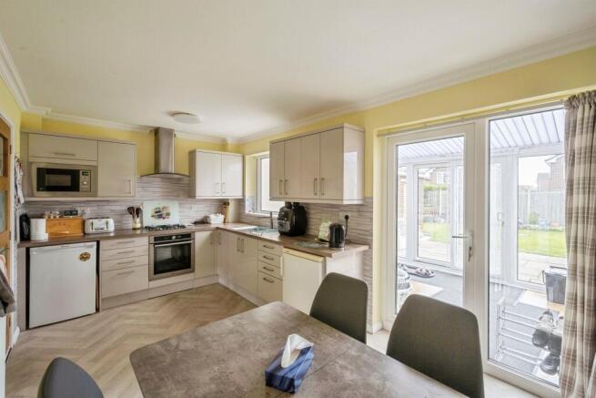 3 bed Detached for sale Image 7