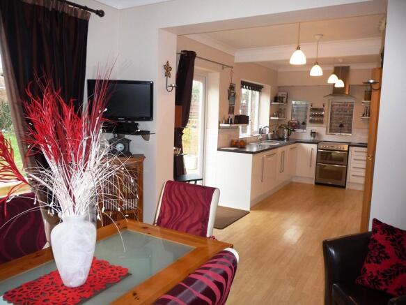 Dining rm & kitchen