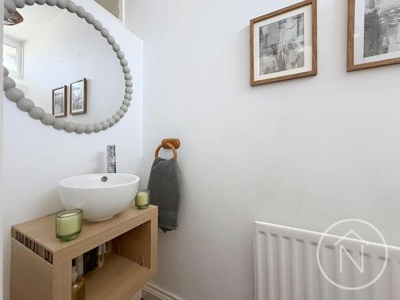 4 bed Detached for sale Image 6