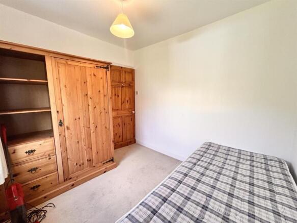 3 bed Terraced for sale Image 12