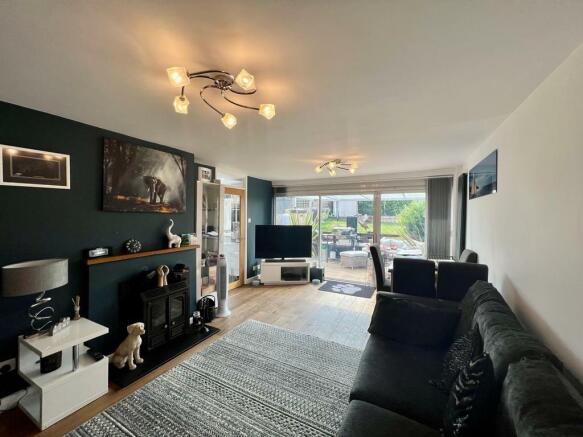 lounge3.jpg