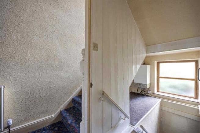 4 bed Semi-Detached for sale Image 10