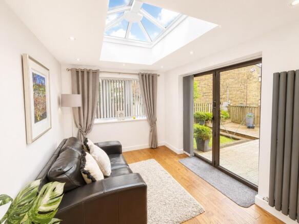4 bed Detached for sale Image 7