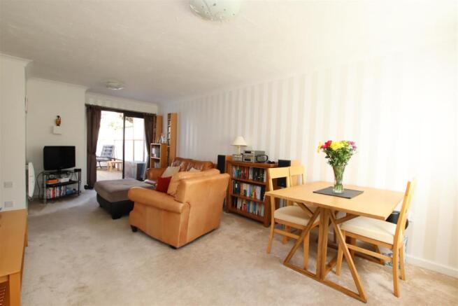 Dining Area.JPG