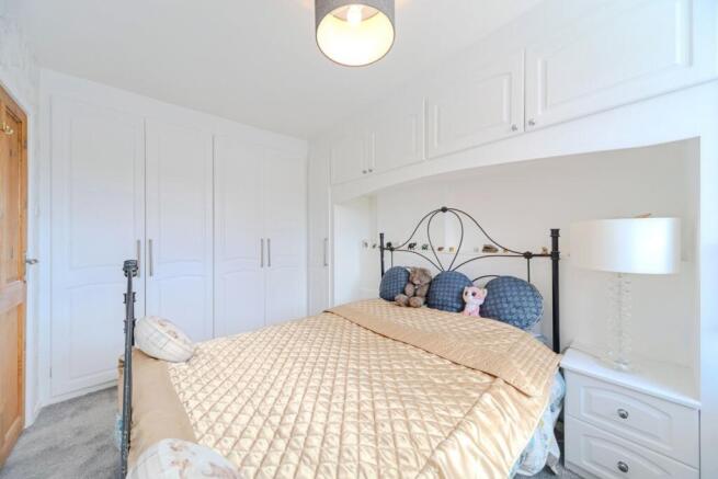 3 bed Terraced for sale Image 11