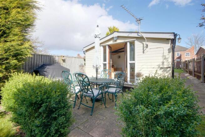 Garden Room & Patio