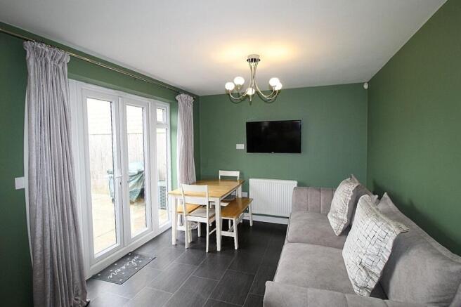 5 bed Detached for sale Image 10