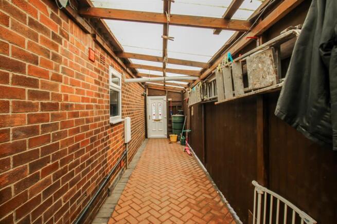 3 bed Semi-Detached for sale Image 12