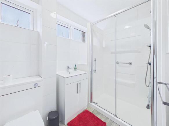 2 bed Flat for sale Image 9