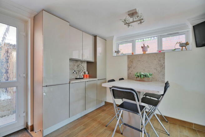 3 bed Detached for sale Image 6