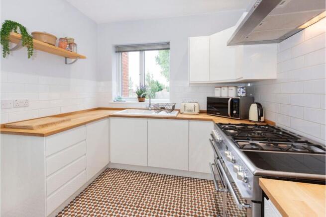 3 bed Semi-Detached for sale Image 7