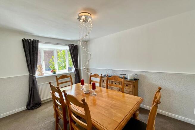 4 bed Detached for sale Image 5