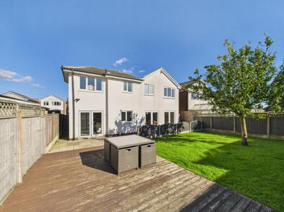 CAM02093G0-PR0058-STILL045