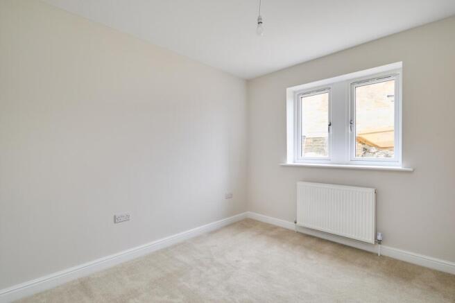 5 bed Detached for sale Image 9
