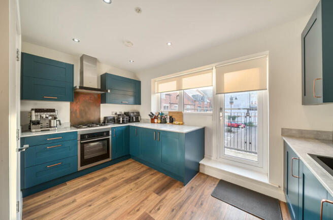 1394148-1-695f978...