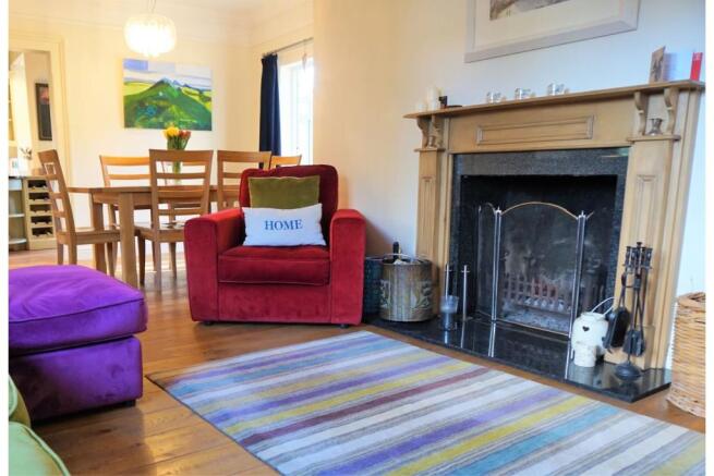 Lounge/Dining Room
