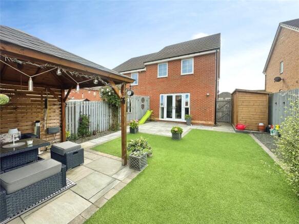 3 bed Semi-Detached for sale Image 12