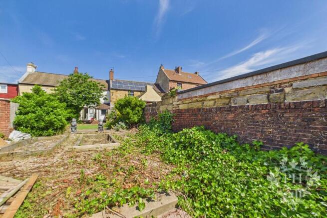 2 bed Terraced for sale Image 11