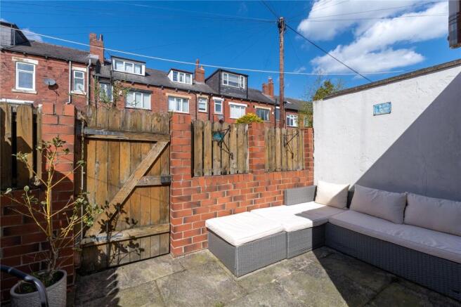 4 bed Terraced for sale Image 8