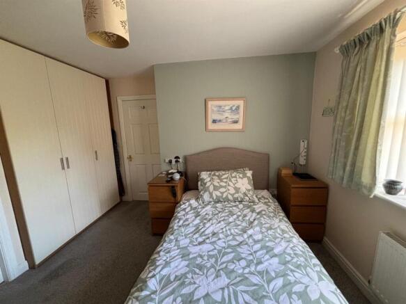 3 bed Detached Bungalow for sale Image 7