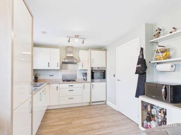 3 bed Detached for sale Image 8