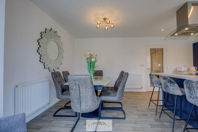4 bed Detached for sale Image 7