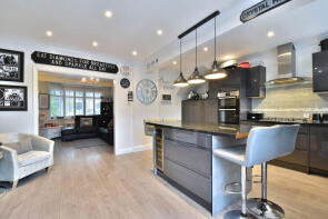 64, Sunray Avenue, Bromley BR2 8EW