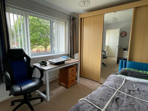 Bedroom,,.jpg