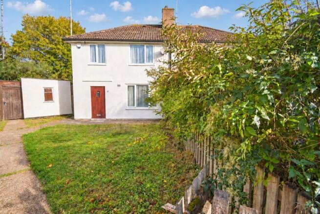 2-bed semi-detached on Corrie Road, Cambridge, £450,000