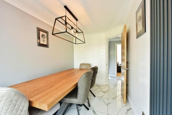 4 bed Detached for sale Image 12