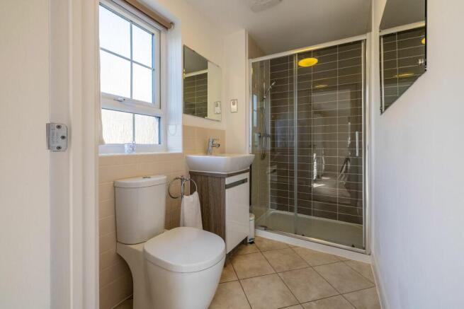 Ensuite bedroom 1