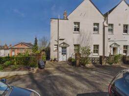 Flat 6, 87 Cowleigh Court, Cowleigh Road, Malvern WR14 1QL